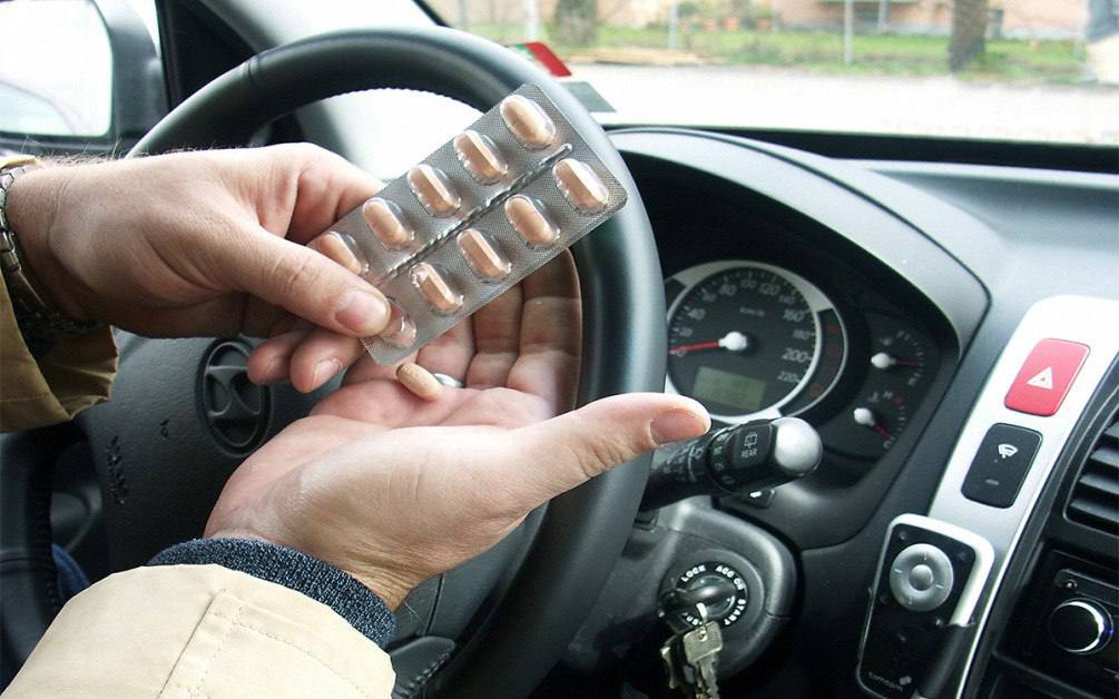 Названы лекарства, способные помешать управлению автомобилем