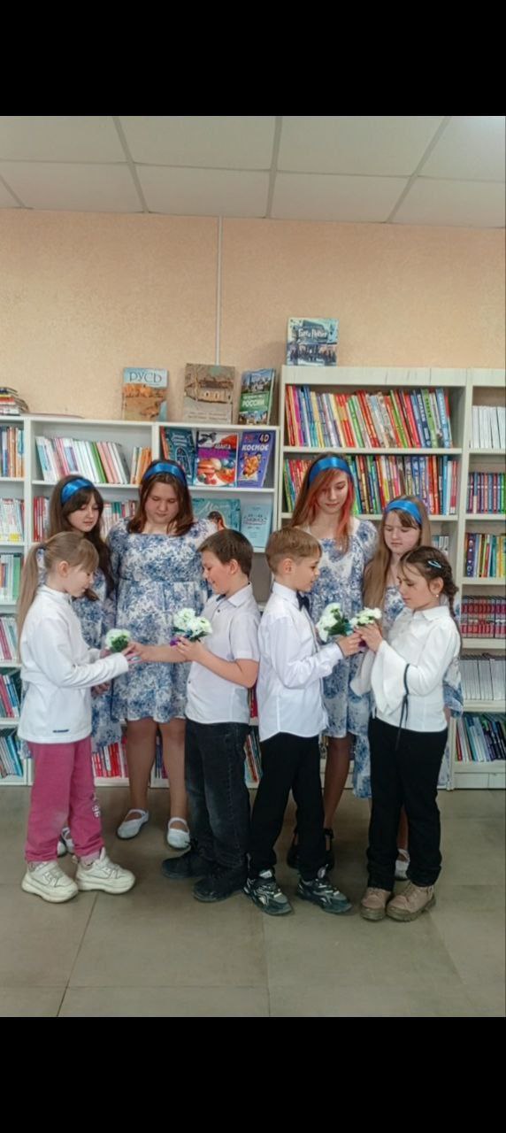 Степановская Первая библиотека совместно с Степановским Первым СДК поздравили всех девочек, девушек и женщин с Днем весны 8 Марта Степановская Первая библиотека совместно с Степановским Первым СДК поздравили всех девочек, девушек и женщин с Днем весны 8 Марта