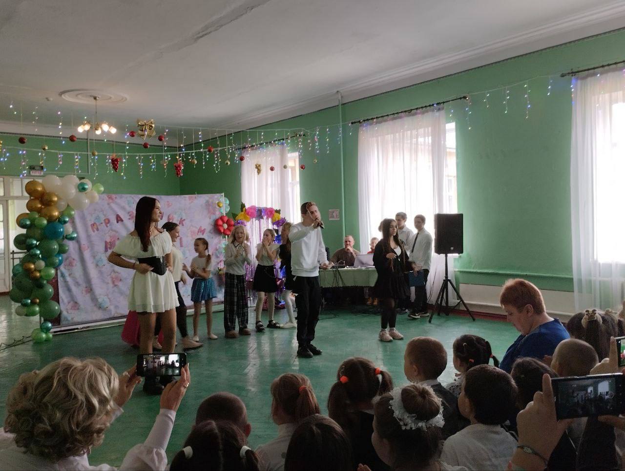 В ГБУ ОО ЗО «Переможненская СОШ №34» прошло праздничное мероприятие «Женский праздник- значит весна» и после него хочется сказать спасибо прекрасной половине человечества за доброту, терпение и любовь, которые согревают нас... В ГБУ ОО ЗО «Переможненская СОШ №34» прошло праздничное мероприятие «Женский праздник- значит весна» и после него хочется сказать спасибо прекрасной половине человечества за доброту, терпение и любовь, которые согревают нас...