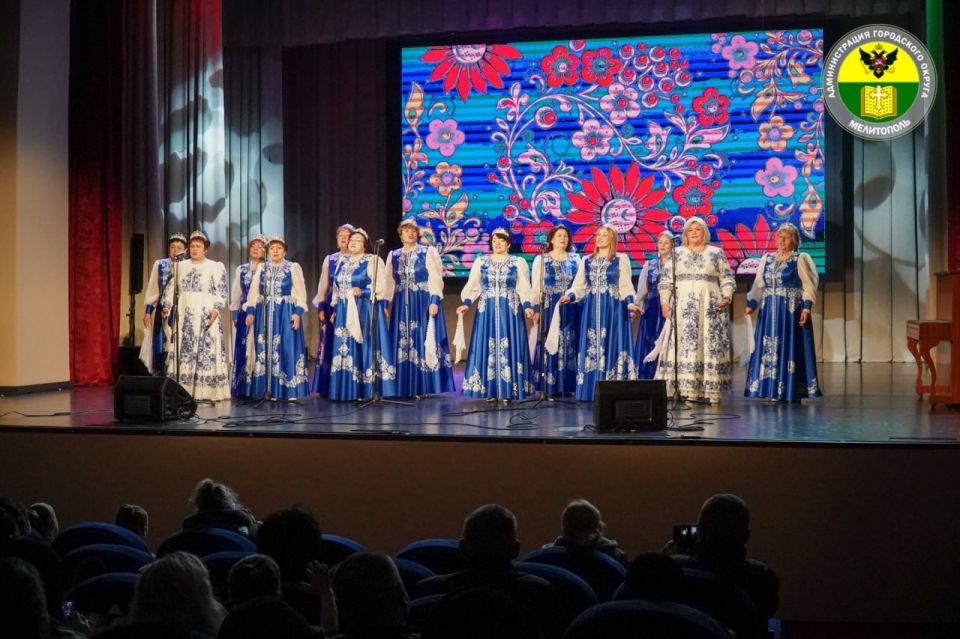 Во Дворце культуры железнодорожников состоялся праздничный вечер «Весенний сюрприз», посвящённый Международному женскому дню