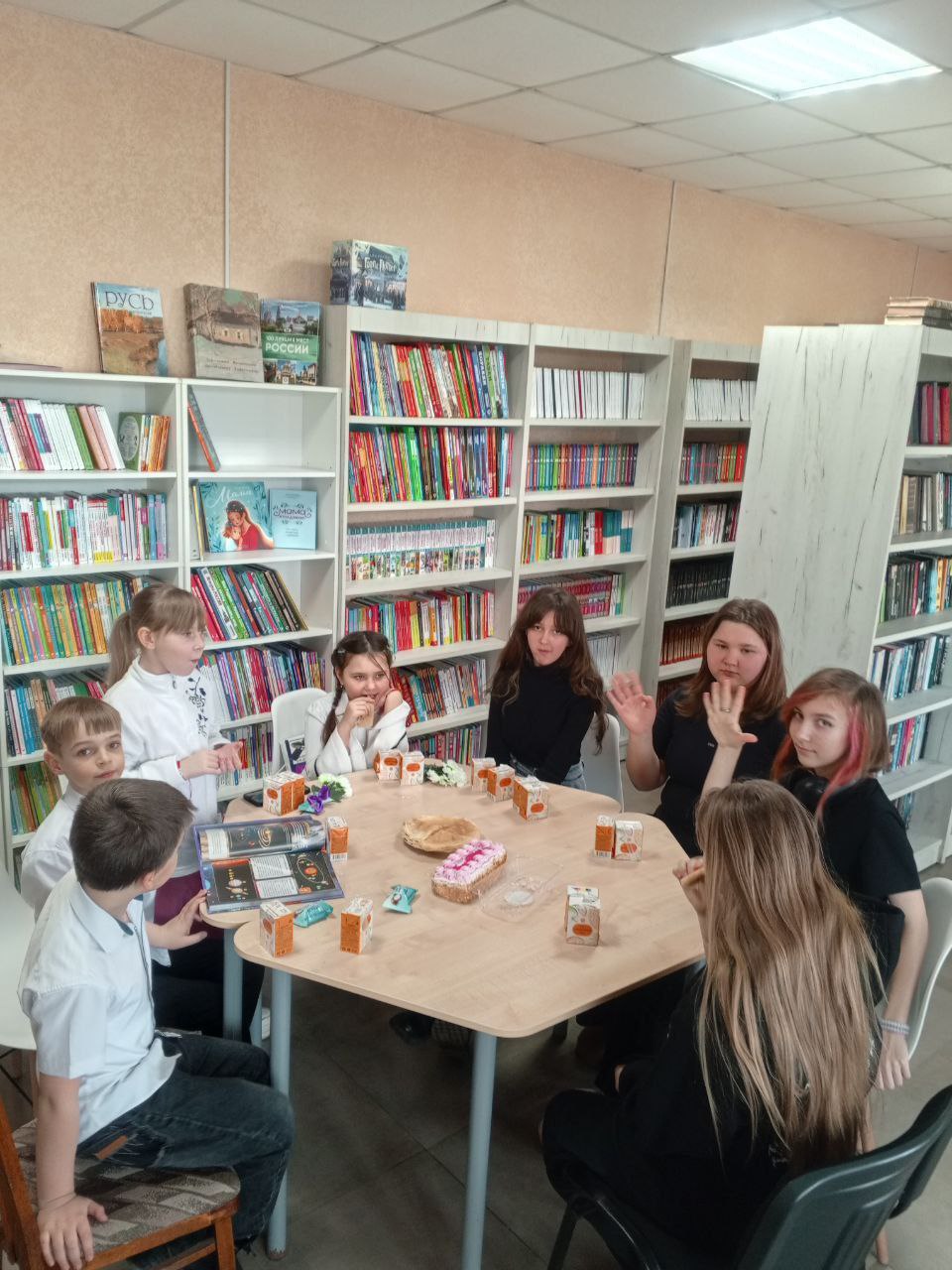 Степановская Первая библиотека совместно с Степановским Первым СДК поздравили всех девочек, девушек и женщин с Днем весны 8 Марта Степановская Первая библиотека совместно с Степановским Первым СДК поздравили всех девочек, девушек и женщин с Днем весны 8 Марта