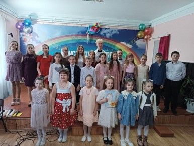 В преддверии Международного женского дня в Константиновской Детской школе искусств состоялся праздничный концерт "Весны очарования"