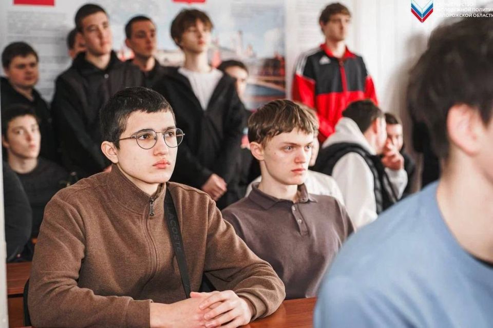 Презентация проекта «Патриоты Юга»: патриотическое воспитание молодёжи Презентация проекта «Патриоты Юга»: патриотическое воспитание молодёжи