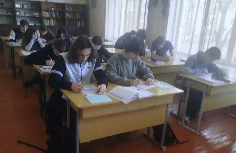 Сегодня в рамках проведения Дня молодого избирателя в ГБУ ОО ЗО «Средняя общеобразовательная школа с. Запорожье» состоялось важное и познавательное событие Сегодня в рамках проведения Дня молодого избирателя в ГБУ ОО ЗО «Средняя общеобразовательная школа с. Запорожье» состоялось важное и познавательное событие