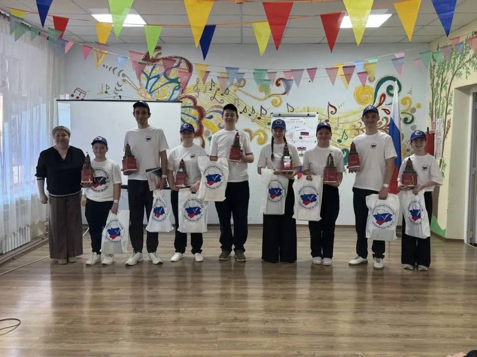 В Новоданиловской школе №32 им. Н.Г. Лисконоженко Акимовского МО подвели итоги участия в проектах ко Дню молодого избирателя