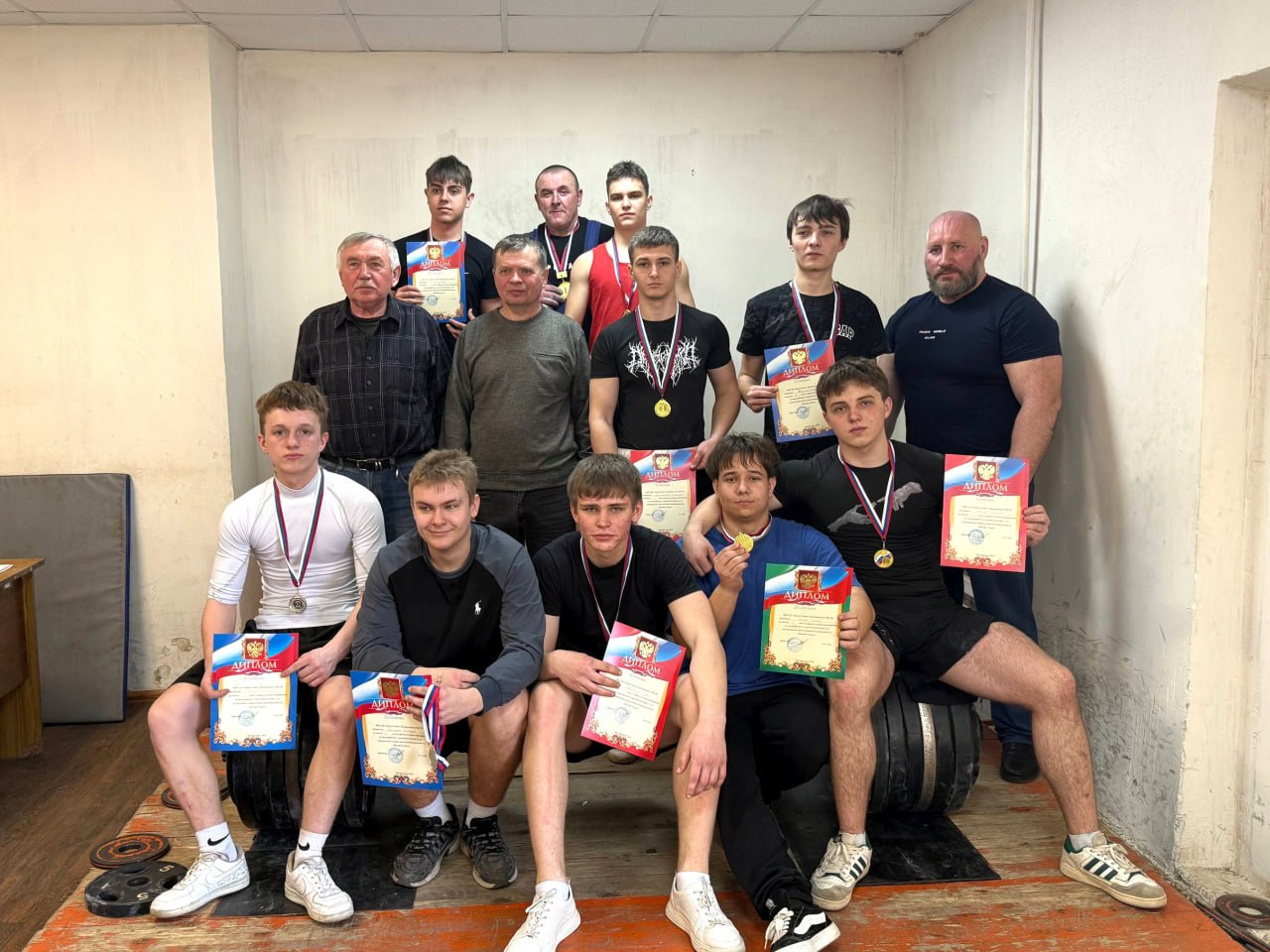 В Михайловке прошли соревнования по пауэрлифтингу памяти героя-афганца Виктора Гнедого В Михайловке прошли соревнования по пауэрлифтингу памяти героя-афганца Виктора Гнедого