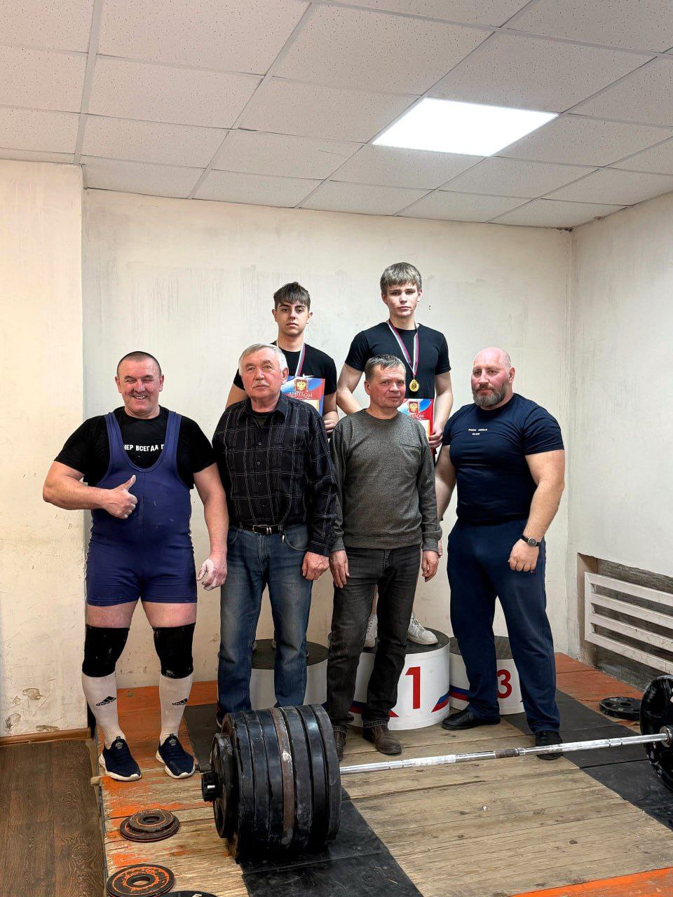 В Михайловке прошли соревнования по пауэрлифтингу памяти героя-афганца Виктора Гнедого В Михайловке прошли соревнования по пауэрлифтингу памяти героя-афганца Виктора Гнедого