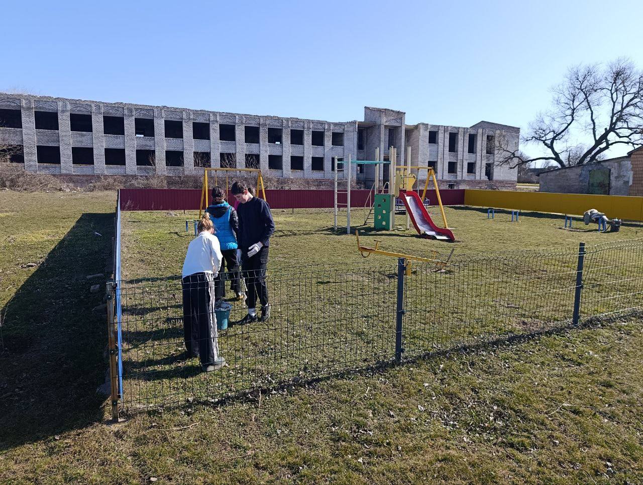 Акция «Мы за чистоту». Учащиеся Троянской средней общеобразовательной школы Бердянского района приняли участие в масштабных весенних субботниках в рамках экологической акции «Мы за чистоту» Акция «Мы за чистоту». Учащиеся Троянской средней общеобразовательной школы Бердянского района приняли участие в масштабных весенних субботниках в рамках экологической акции «Мы за чистоту»