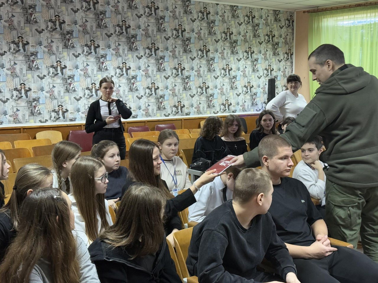 Школьники Запорожской области узнали о хранителях российского суверенитета Школьники Запорожской области узнали о хранителях российского суверенитета