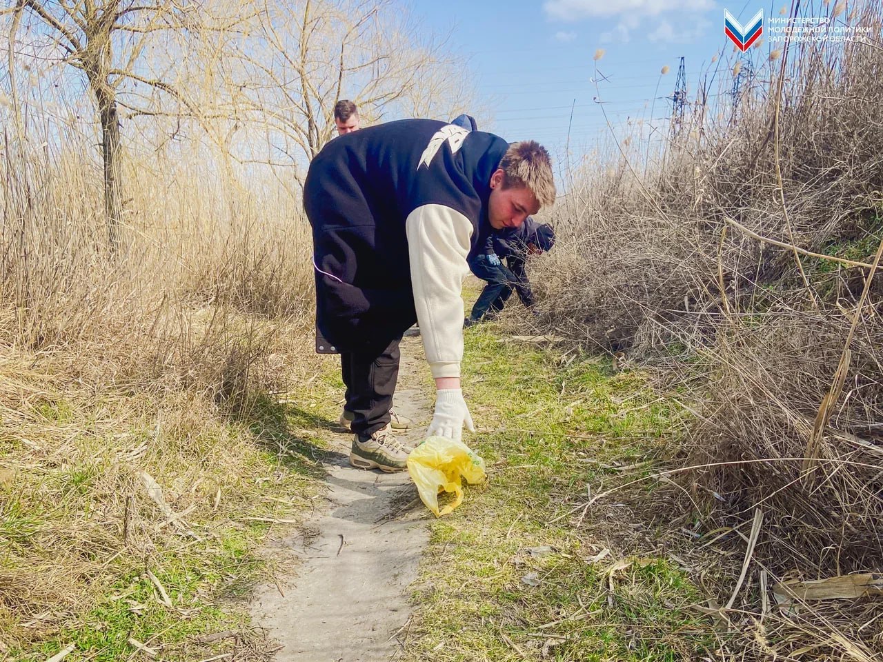 День хороших перемен: добровольцы «Экосистемы» провели субботник на озере Горячка в Мелитополе День хороших перемен: добровольцы «Экосистемы» провели субботник на озере Горячка в Мелитополе