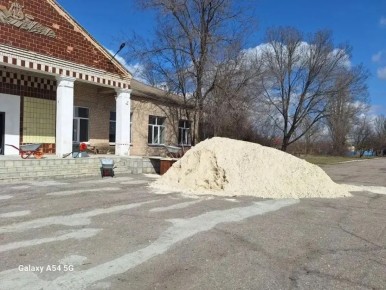 В селе Таврийское активно ведутся работы по восстановлению Дома культуры