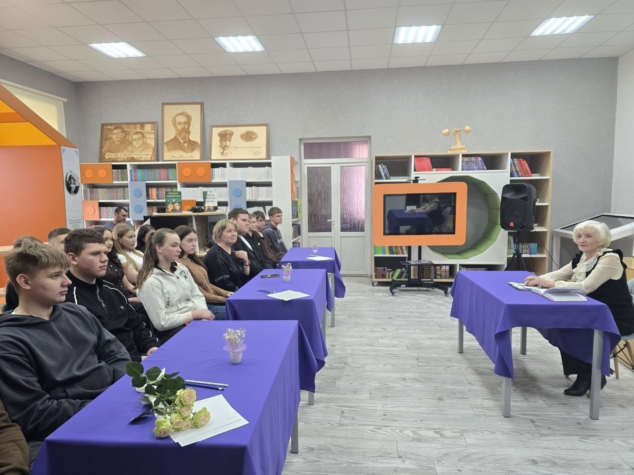 День поэзии в библиотеке: встреча с поэтом День поэзии в библиотеке: встреча с поэтом