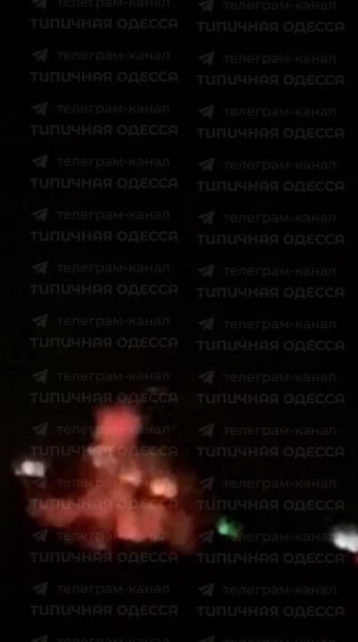 Последствия прилёта в районе порта Ильичевска Одесской области