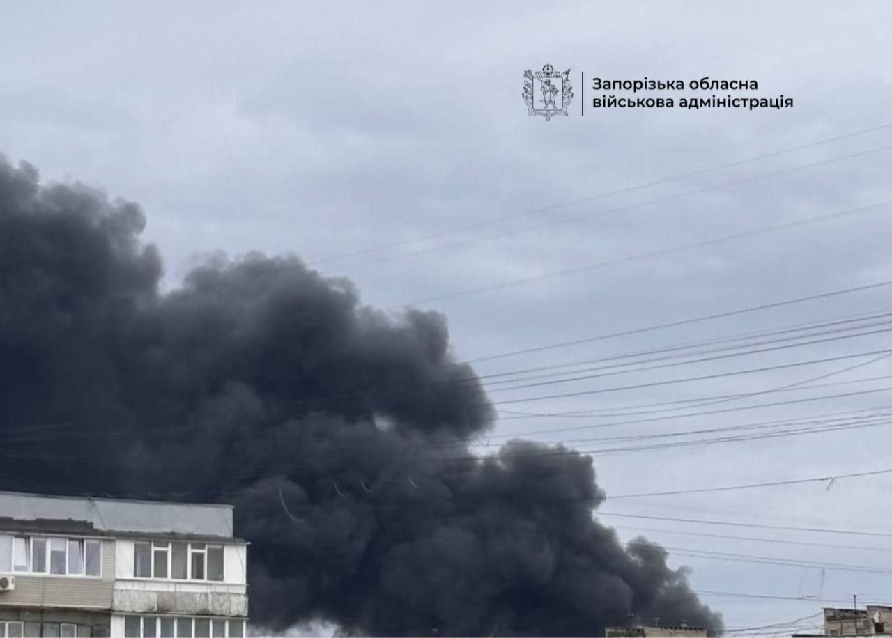 Мощнейший пожар на объекте энергетической структуры в Запорожье Мощнейший пожар на объекте энергетической структуры в Запорожье