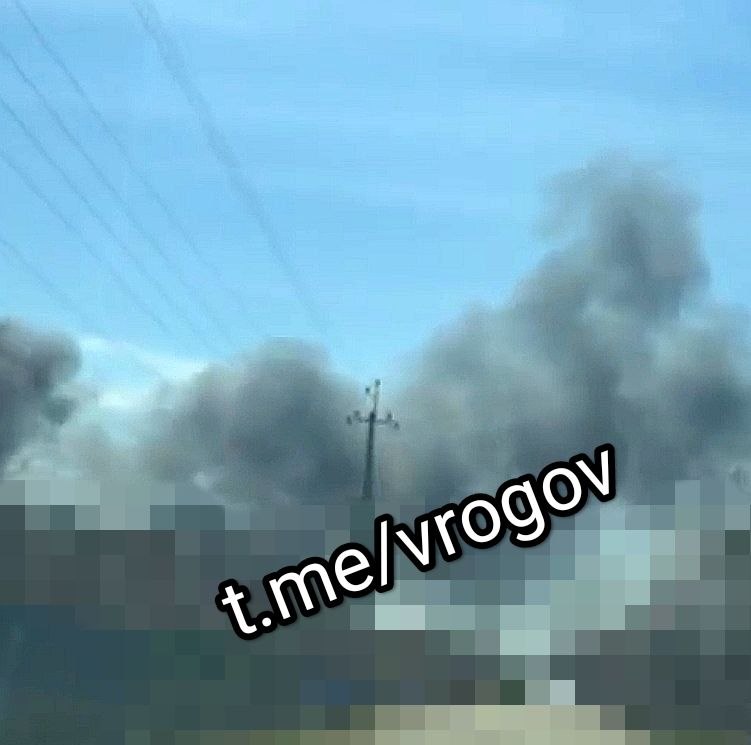 Владимир Рогов: На месте удара вражеского дрона в Акимовке поднимается столп дыма из-за возгорания