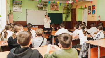 Активисты провели мастер-класс для школьников Мелитополя