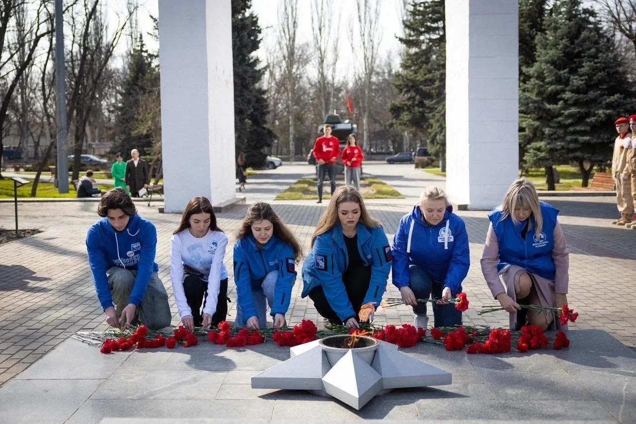 Запорожцы помнят о Хатыни. В Запорожской области прошла церемония возложения цветов в память о жертвах Хатыни Запорожцы помнят о Хатыни. В Запорожской области прошла церемония возложения цветов в память о жертвах Хатыни