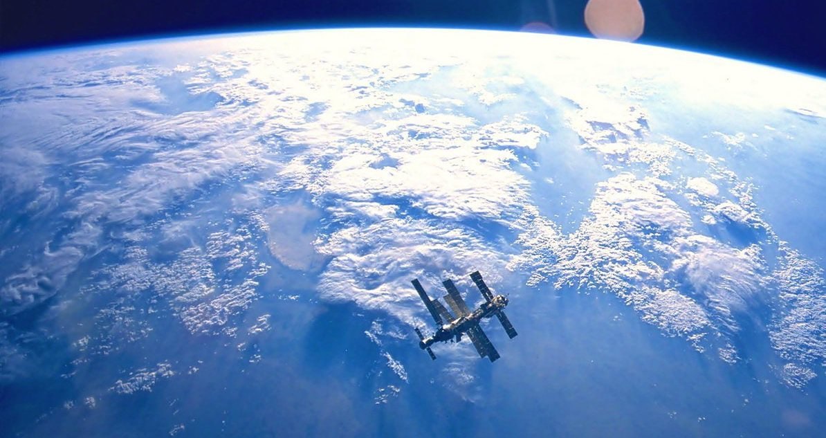 23 марта. 2001. Завершила работу советская орбитальная станция «Мир»