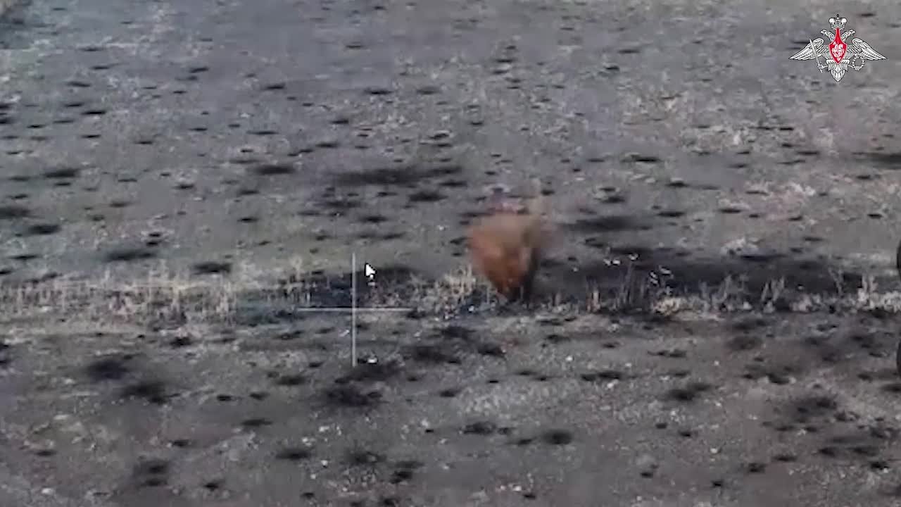 Минобороны России: 00:00 Расчет 122-мм орудия «Д-30» Тульских десантников уничтожил группу пехоты ВСУ в Сумской области