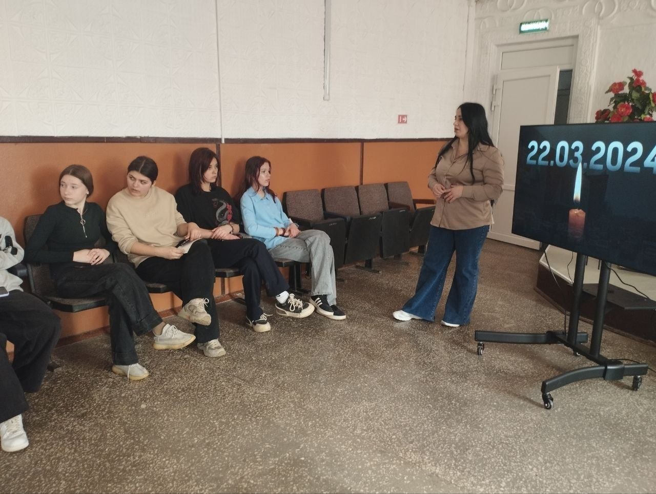 В Новоданиловском СДК прошла беседа и просмотр видео ролика о вреде причинённого террактом, "Крокус сити холл мы помним этот страшный день" В Новоданиловском СДК прошла беседа и просмотр видео ролика о вреде причинённого террактом, "Крокус сити холл мы помним этот страшный день"