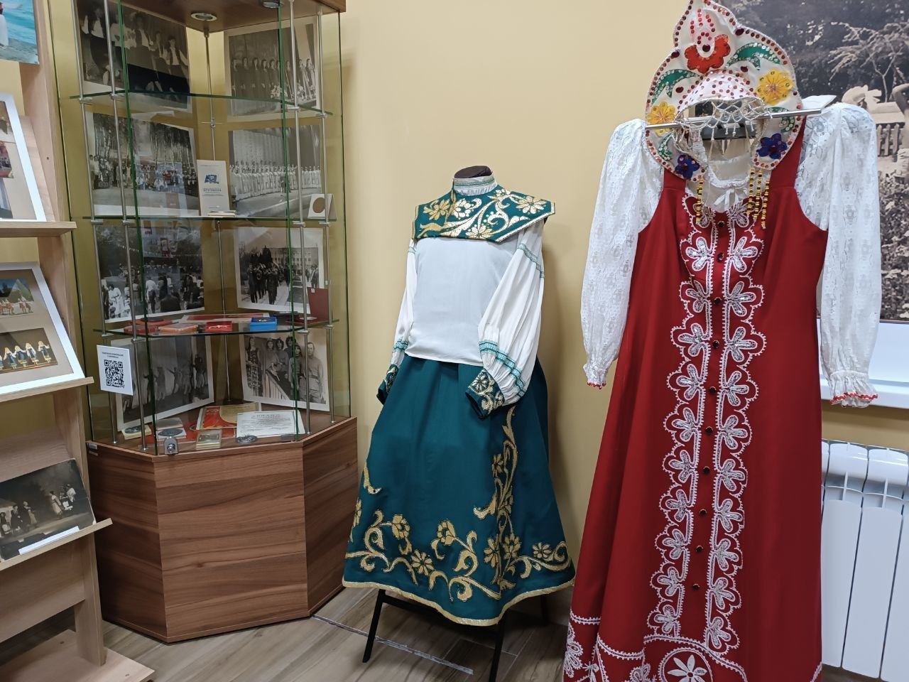 В Приморском краеведческом музее открылась выставка "Творцы хорошего настроения", посвященная Дню работников культуры В Приморском краеведческом музее открылась выставка "Творцы хорошего настроения", посвященная Дню работников культуры