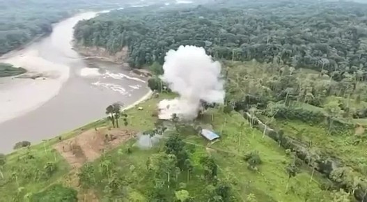 "Извините, это случайно": элитный спецназ ВС США уничтожил молочную ферму в Эквадоре — ее спустили с "лагерем для тренировки боевиков наркокартелей", сообщает The New York Times