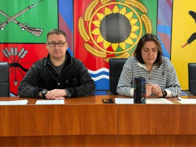 В Акимовском муниципальном округе прошло очередное заседание окружного Совета депутатов, на котором глава округа Александр Трудоношин представил подробный отчет о результатах своей деятельности и работы администрации за 2025...