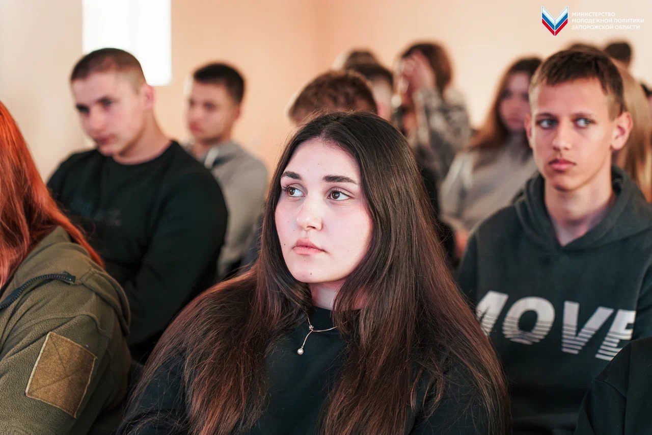 В Васильевском колледже МелГУ прошла лекция о Конституции и её роли в жизни каждого человека В Васильевском колледже МелГУ прошла лекция о Конституции и её роли в жизни каждого человека