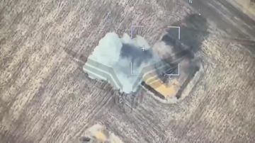 Кадры боевой работы операторов Центра перспективных беспилотных технологий "Рубикон" Минобороны России