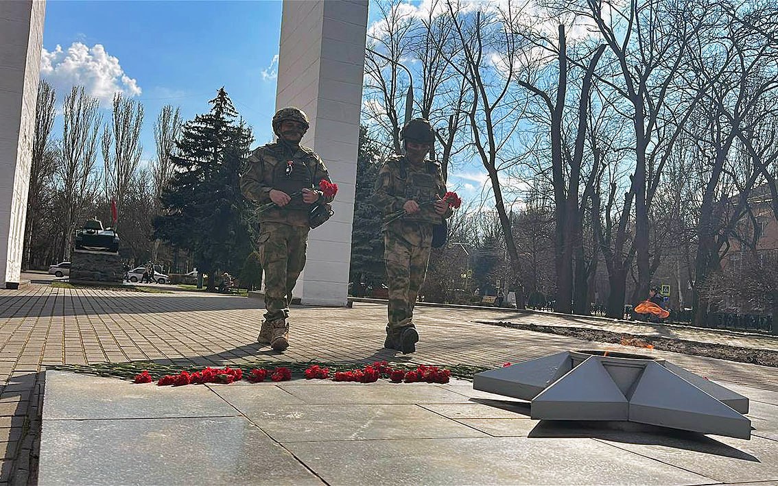 В Мелитополе команда запорожского филиала фонда «Защитники Отечества» приняла участие в праздновании 10-летия Федеральной службы войск Национальной гвардии РФ. Росгвардейцы провели в честь юбилея автопробег по улицам города... В Мелитополе команда запорожского филиала фонда «Защитники Отечества» приняла участие в праздновании 10-летия Федеральной службы войск Национальной гвардии РФ. Росгвардейцы провели в честь юбилея автопробег по улицам города...