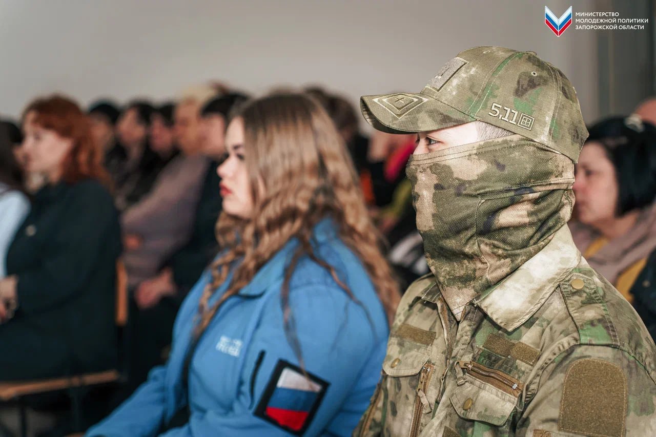 Сотрудники Росгвардии встретились с учащимися Мирненской школы №6 Сотрудники Росгвардии встретились с учащимися Мирненской школы №6