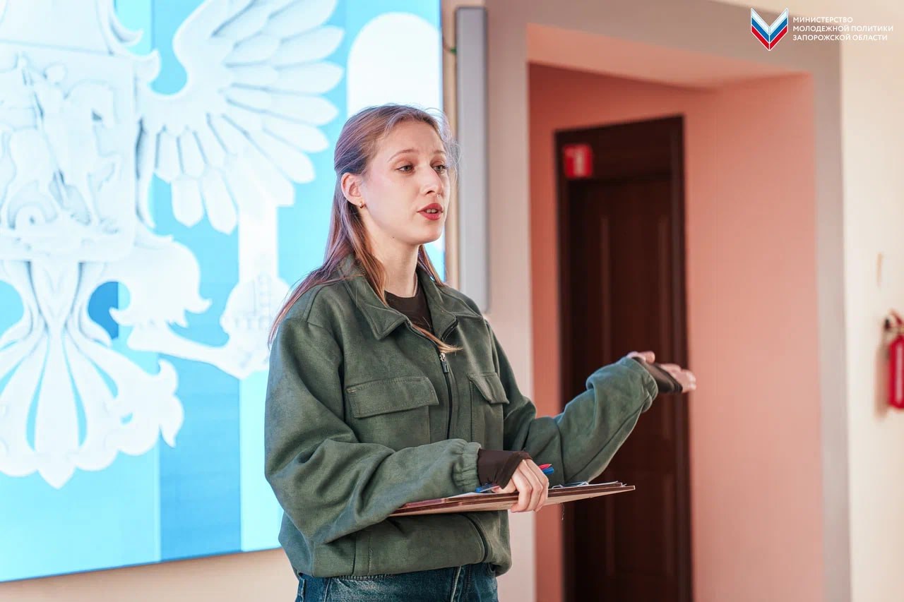 В Васильевском колледже МелГУ прошла лекция о Конституции и её роли в жизни каждого человека В Васильевском колледже МелГУ прошла лекция о Конституции и её роли в жизни каждого человека