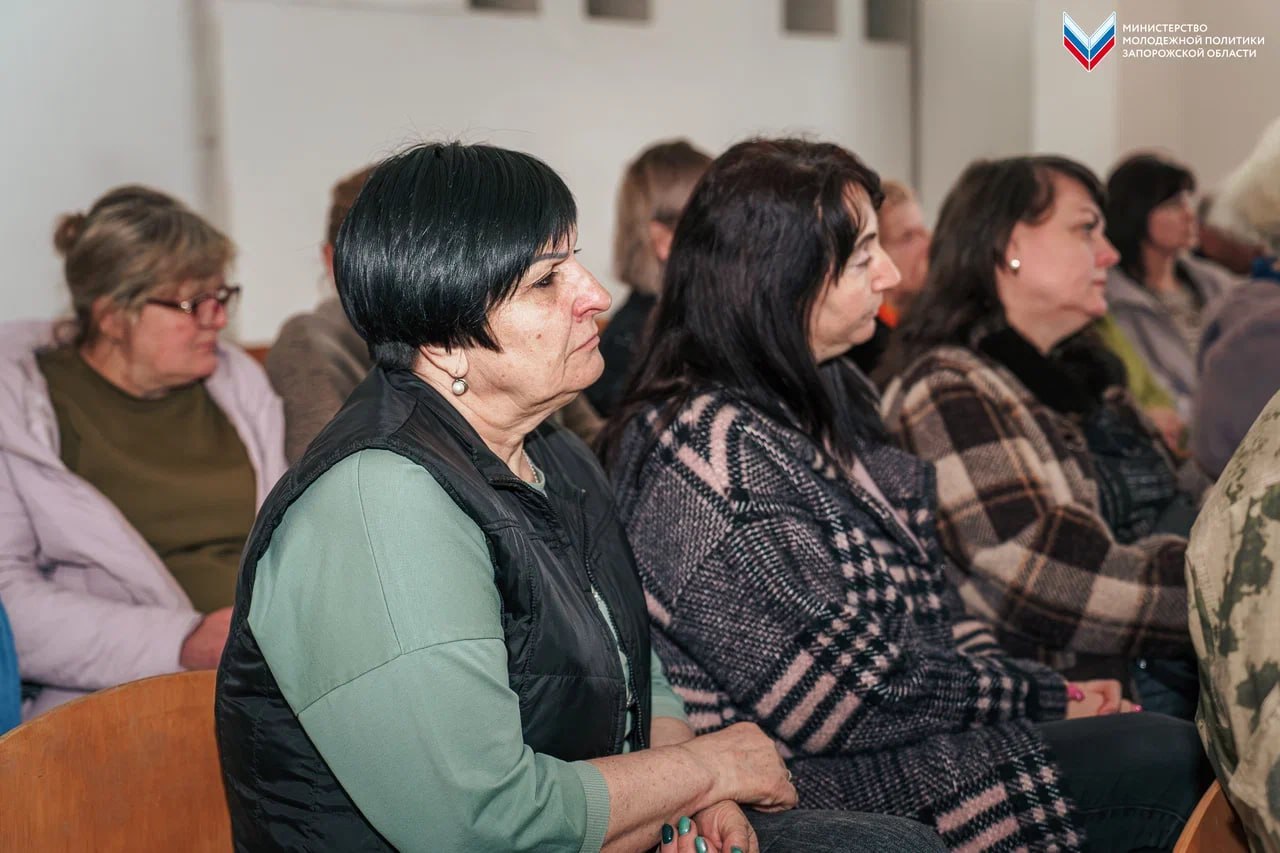 Сотрудники Росгвардии встретились с учащимися Мирненской школы №6 Сотрудники Росгвардии встретились с учащимися Мирненской школы №6