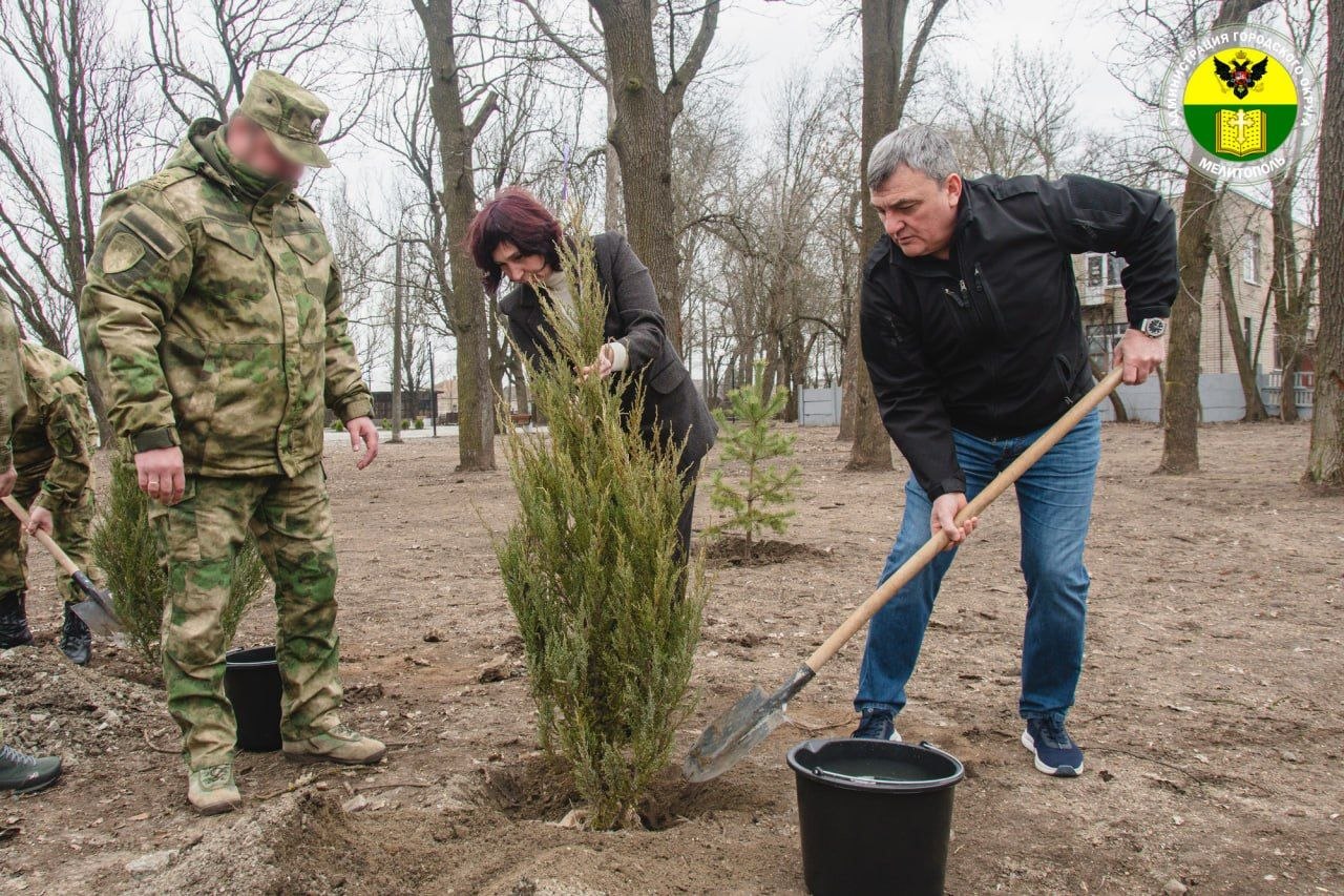 Сергей Золотарёв: Поддержал инициативу Управления Росгвардии по Запорожской области и принял участие в закладке Аллеи Росгвардии Сергей Золотарёв: Поддержал инициативу Управления Росгвардии по Запорожской области и принял участие в закладке Аллеи Росгвардии