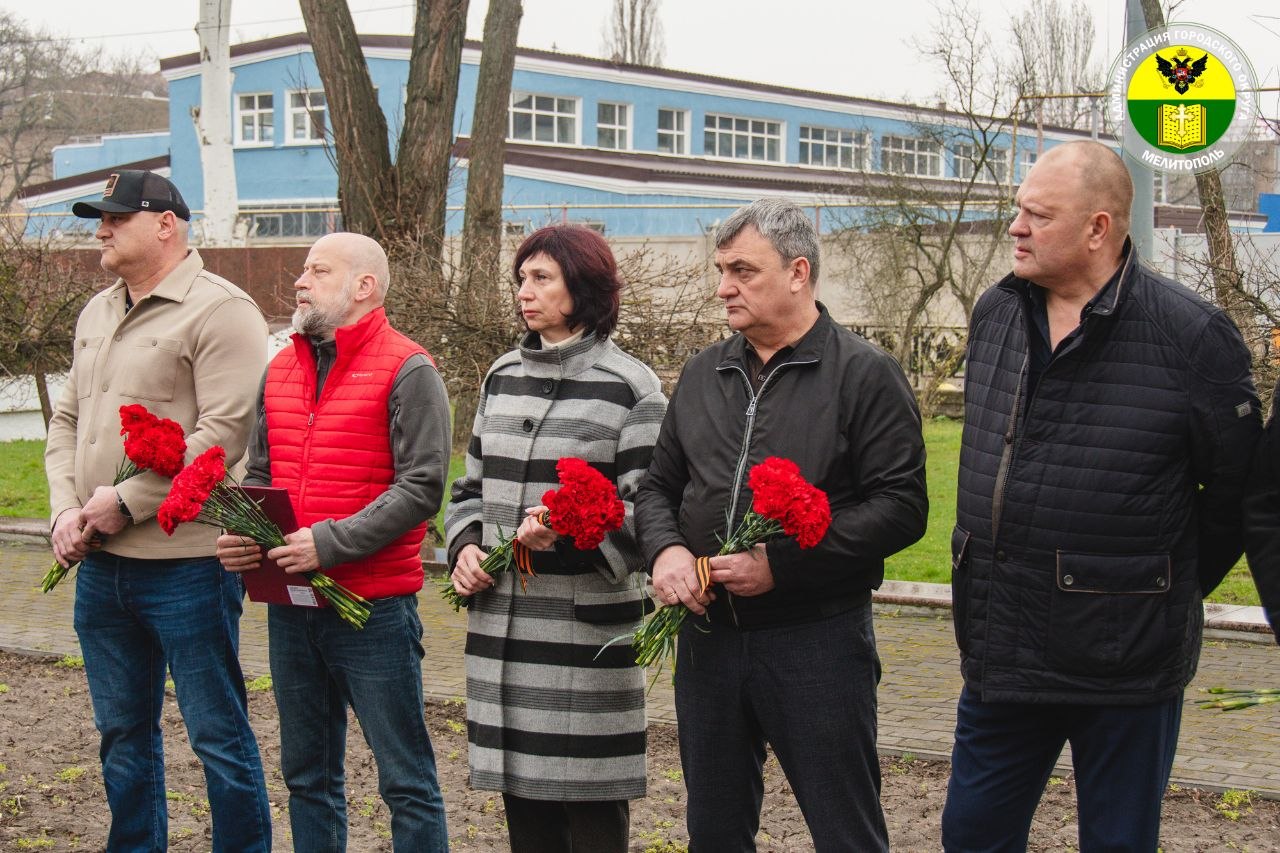 Сергей Золотарёв: Принял участие в церемонии передачи останков воина Великой Отечественной войны, обнаруженных в ходе поисковых работ на территории городского округа Мелитополь Сергей Золотарёв: Принял участие в церемонии передачи останков воина Великой Отечественной войны, обнаруженных в ходе поисковых работ на территории городского округа Мелитополь
