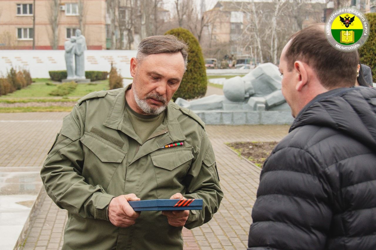 Сергей Золотарёв: Принял участие в церемонии передачи останков воина Великой Отечественной войны, обнаруженных в ходе поисковых работ на территории городского округа Мелитополь Сергей Золотарёв: Принял участие в церемонии передачи останков воина Великой Отечественной войны, обнаруженных в ходе поисковых работ на территории городского округа Мелитополь