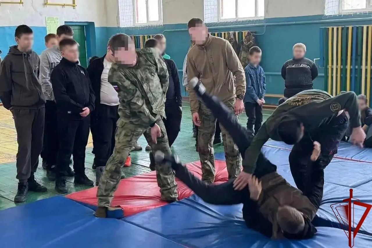 Росгвардейцы в Запорожской области участвуют в акции «Дни Росгвардии» Росгвардейцы в Запорожской области участвуют в акции «Дни Росгвардии»