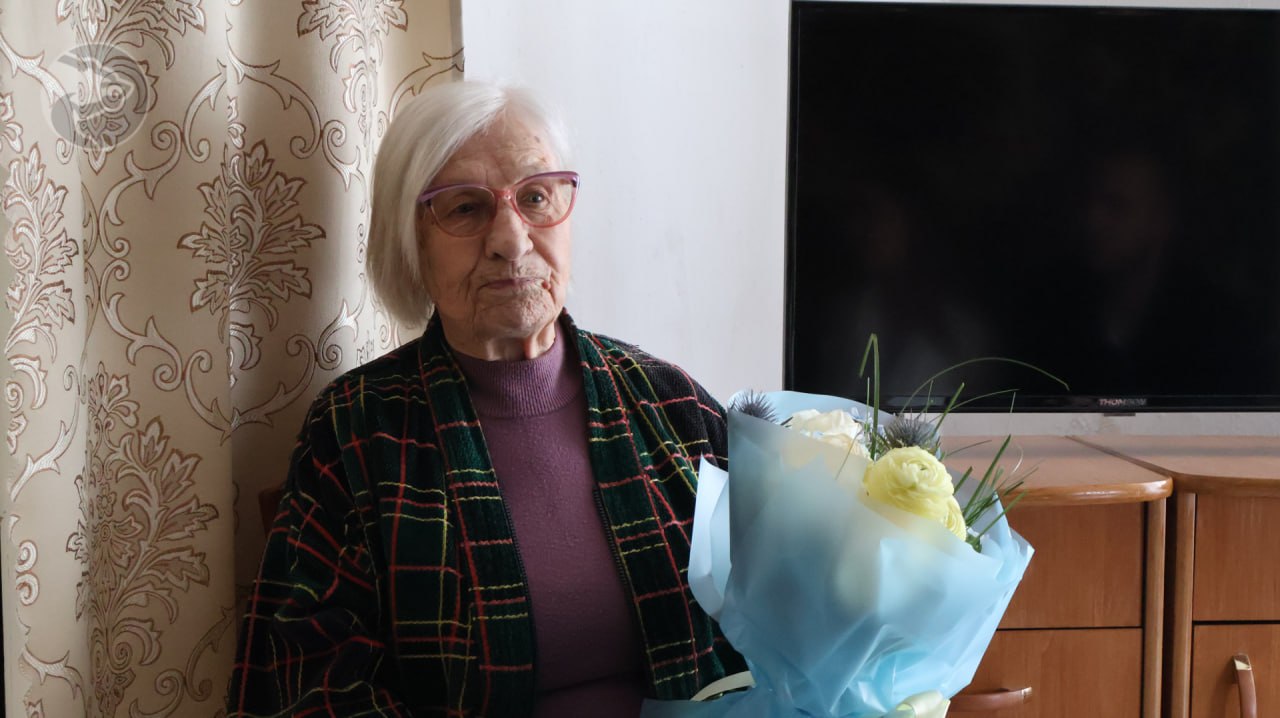 Депутат Заксобрания Единой России навестила труженицу тыла в рамках работы региональной общественной приёмной Депутат Заксобрания Единой России навестила труженицу тыла в рамках работы региональной общественной приёмной