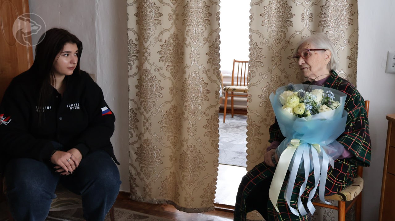 Депутат Заксобрания Единой России навестила труженицу тыла в рамках работы региональной общественной приёмной Депутат Заксобрания Единой России навестила труженицу тыла в рамках работы региональной общественной приёмной
