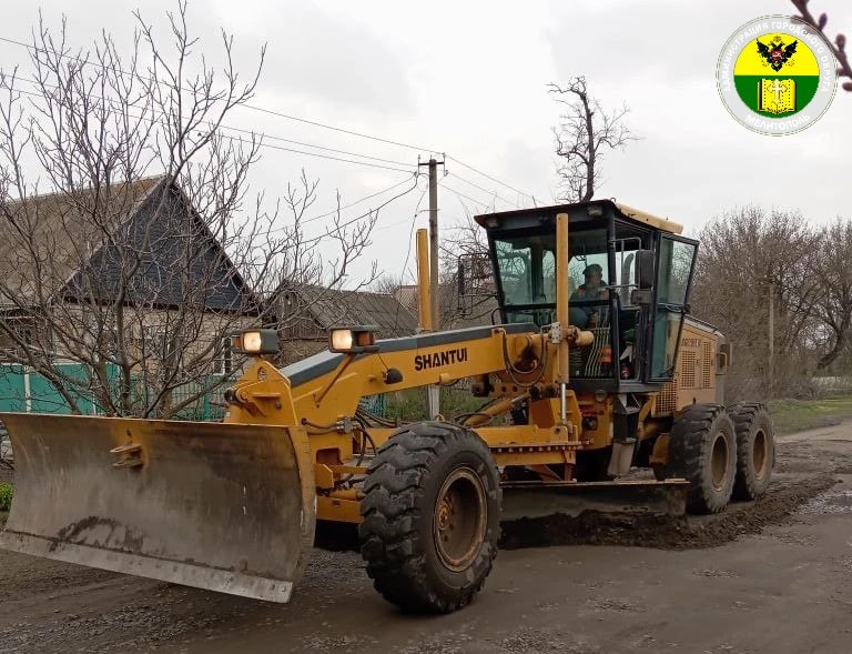 В селе Константиновка продолжаются работы по благоустройству дорожной инфраструктуры В селе Константиновка продолжаются работы по благоустройству дорожной инфраструктуры