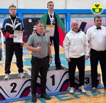 Воспитанник Мелитопольской спортивной школы № 1 Степаненко Александр завоевал золото на Первенстве России по савату в Санкт-Петербурге