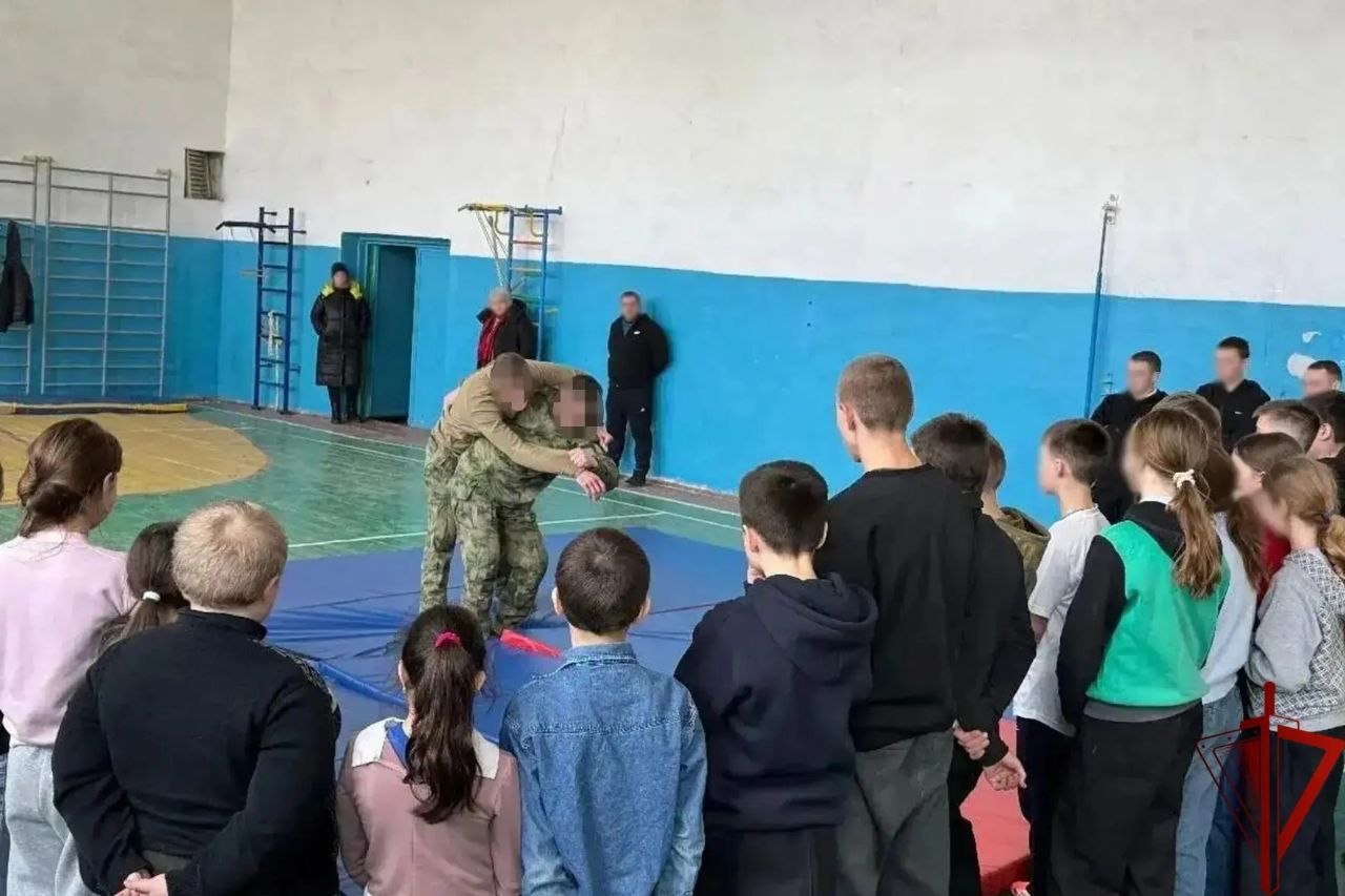 Росгвардейцы в Запорожской области участвуют в акции «Дни Росгвардии» Росгвардейцы в Запорожской области участвуют в акции «Дни Росгвардии»