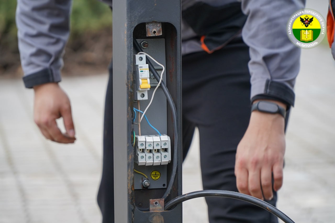 Администрация городского округа Мелитополь продолжает благоустройство общественных территорий Администрация городского округа Мелитополь продолжает благоустройство общественных территорий