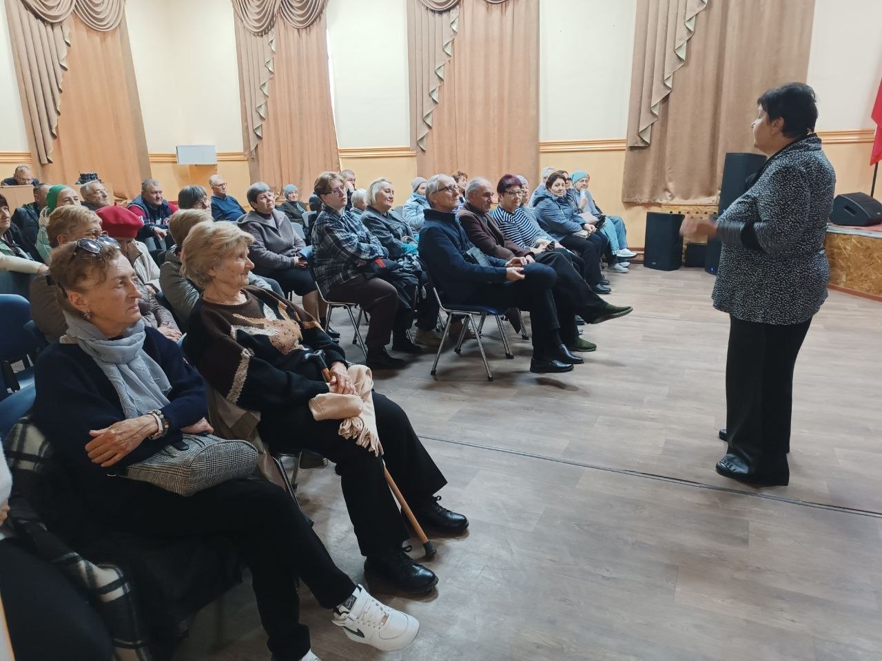 В пятницу, 27 марта, на базе Центра творчества "Сопки" в Приморске по просьбам горожан состоялся показ фильма "История Ногайска" В пятницу, 27 марта, на базе Центра творчества "Сопки" в Приморске по просьбам горожан состоялся показ фильма "История Ногайска"