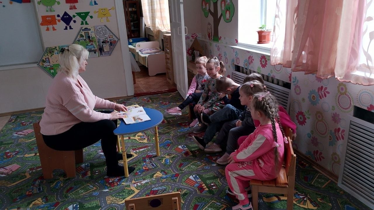 В Таврийской сельской библиотеке совместно с СДК проходит Неделя детской и юношеской книги