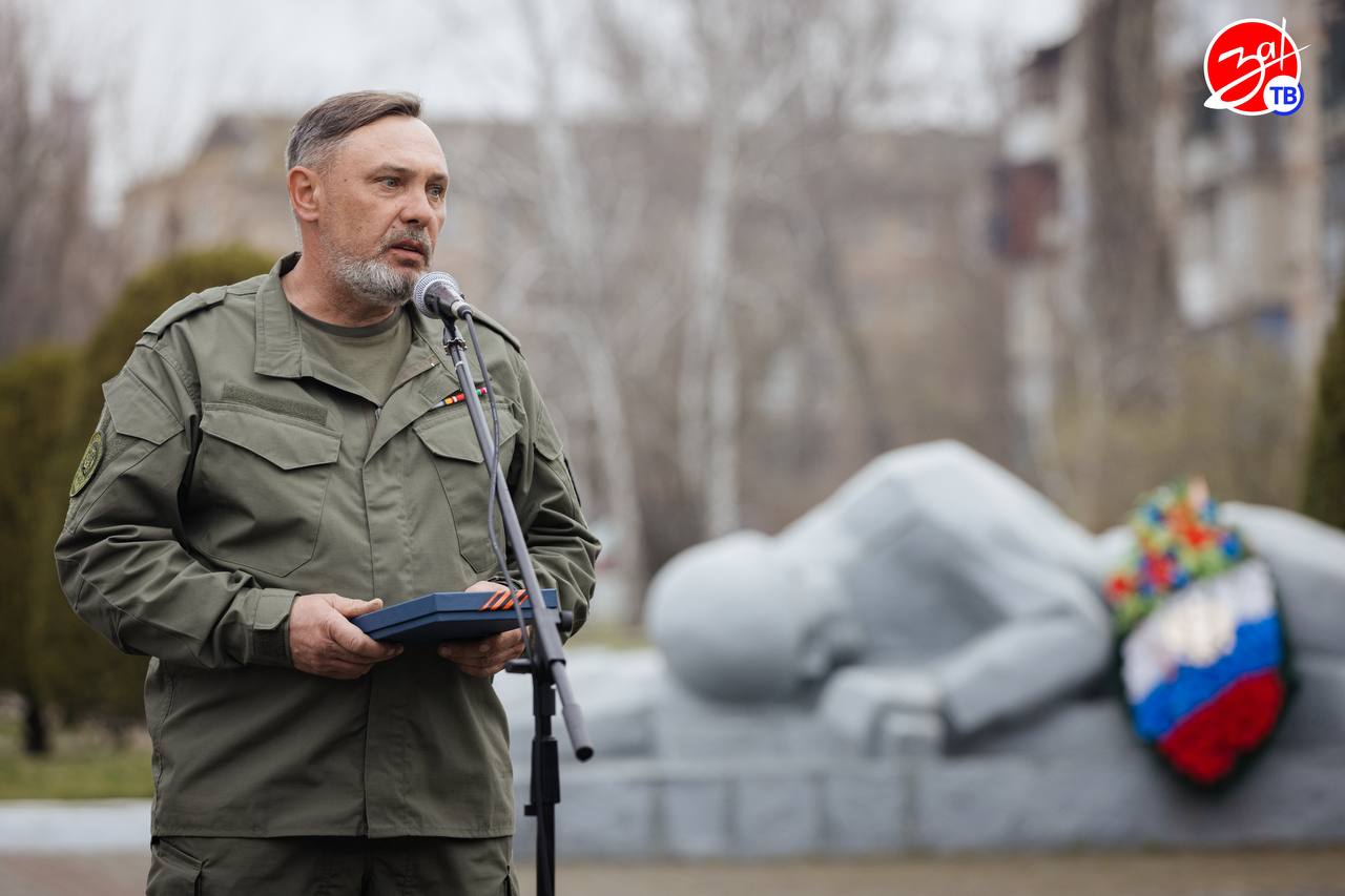 Впервые в Запорожской области состоялась торжественная передача останков красноармейца родным Впервые в Запорожской области состоялась торжественная передача останков красноармейца родным