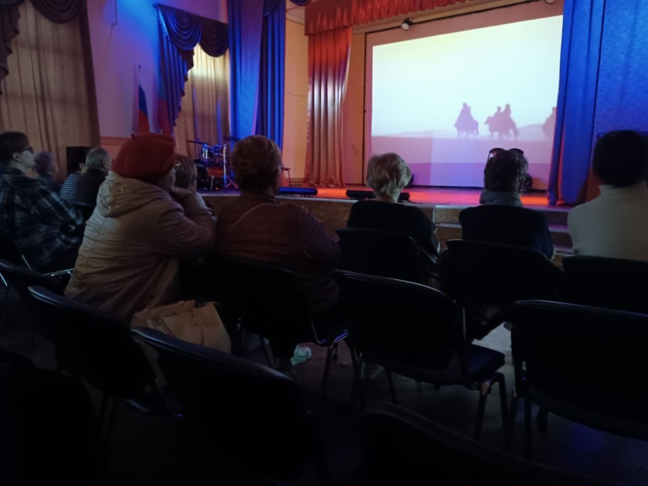 В пятницу, 27 марта, на базе Центра творчества "Сопки" в Приморске по просьбам горожан состоялся показ фильма "История Ногайска"