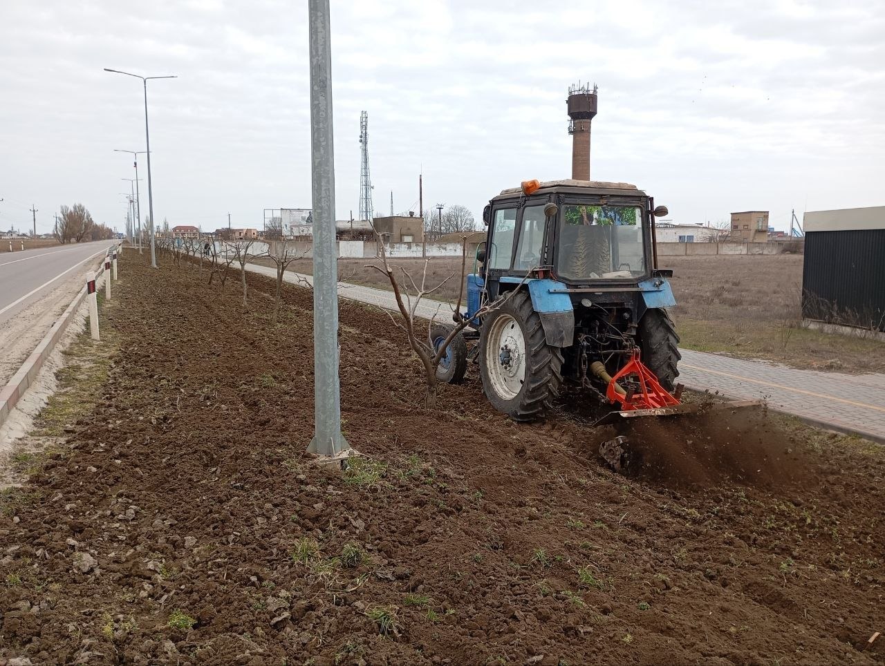 Плановые весенние работы по облагораживанию территорий в Кирилловке