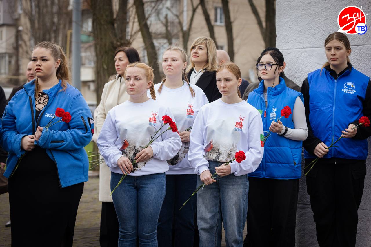 Впервые в Запорожской области состоялась торжественная передача останков красноармейца родным Впервые в Запорожской области состоялась торжественная передача останков красноармейца родным