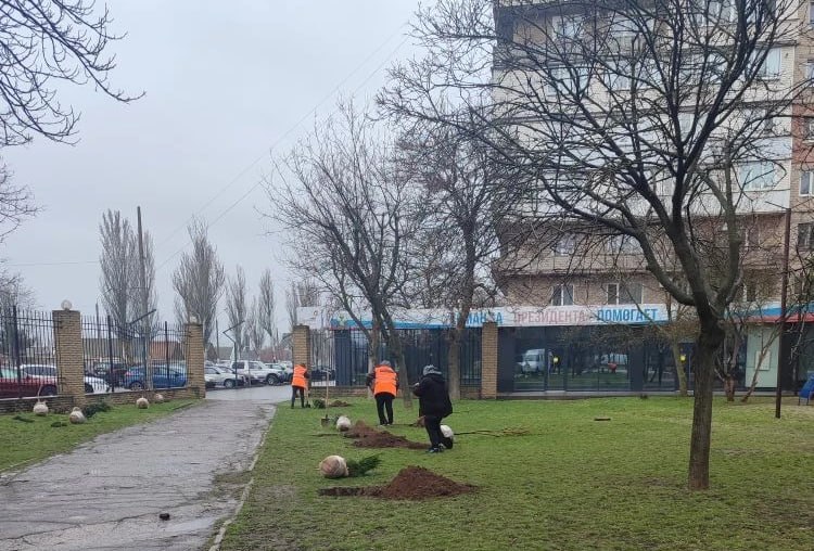 Администрация городского округа Мелитополь продолжает работу по приведению в порядок общественных городских пространств Администрация городского округа Мелитополь продолжает работу по приведению в порядок общественных городских пространств